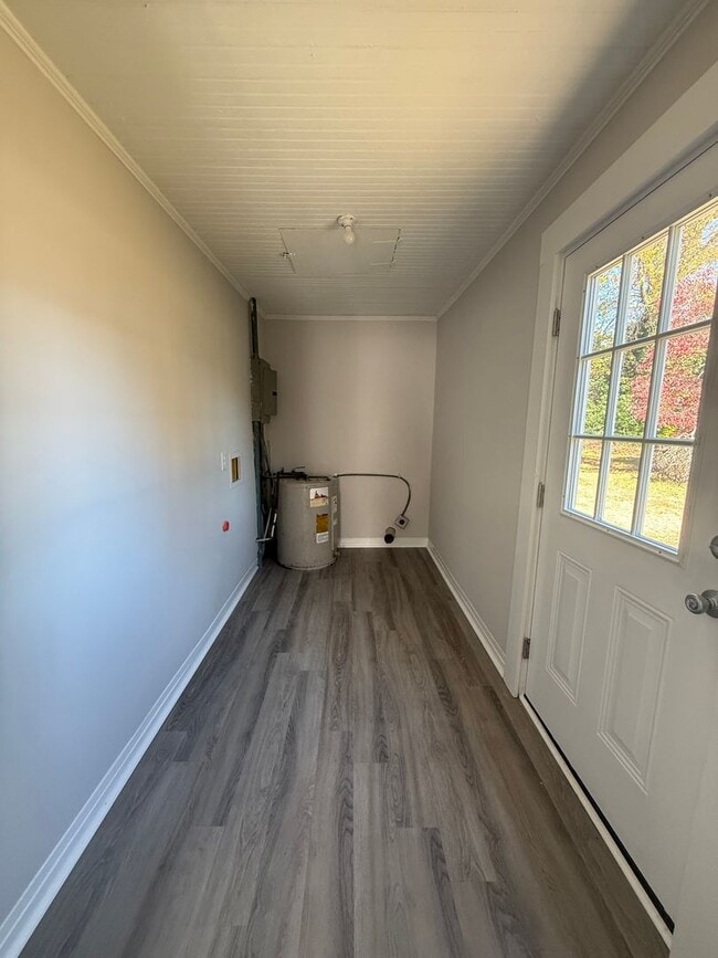 Building Photo - Three bedroom, 1 bath house in Graham