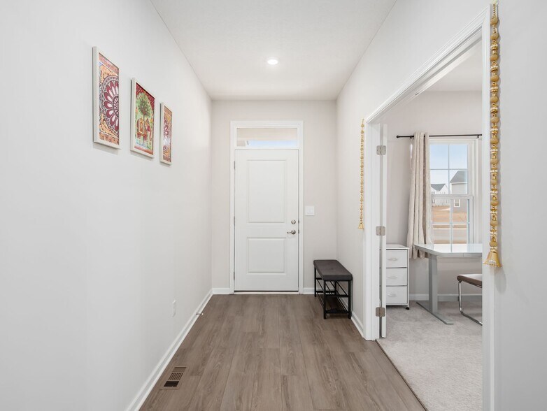 Building Photo - 128 Cameo Wds Dr