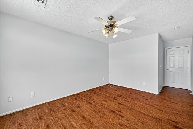 Building Photo - 2942 Blue Dawn Dr