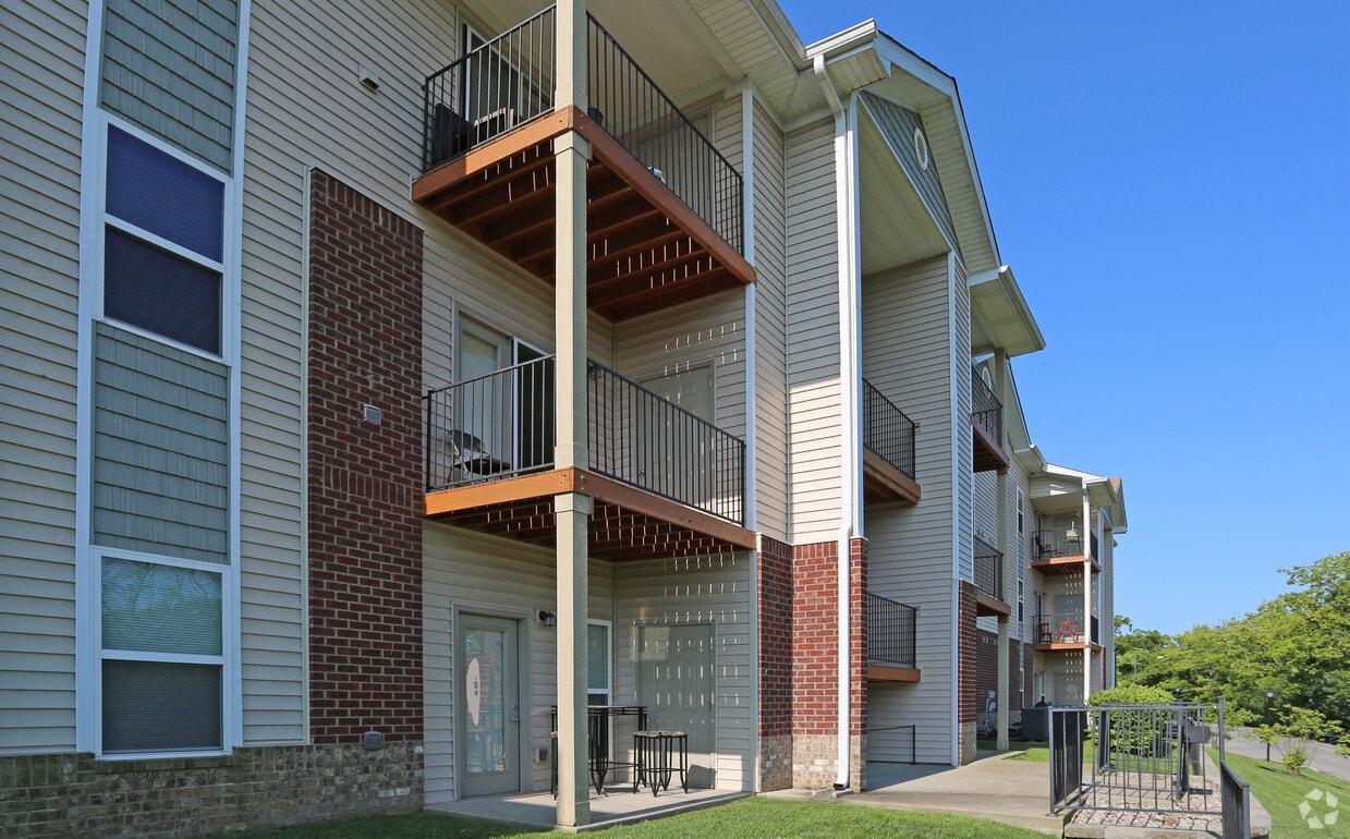 Innovative Applegate Farm Apartments