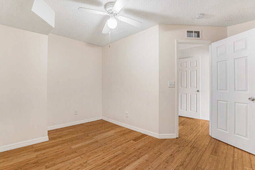 Building Photo - 296 Winchester Way