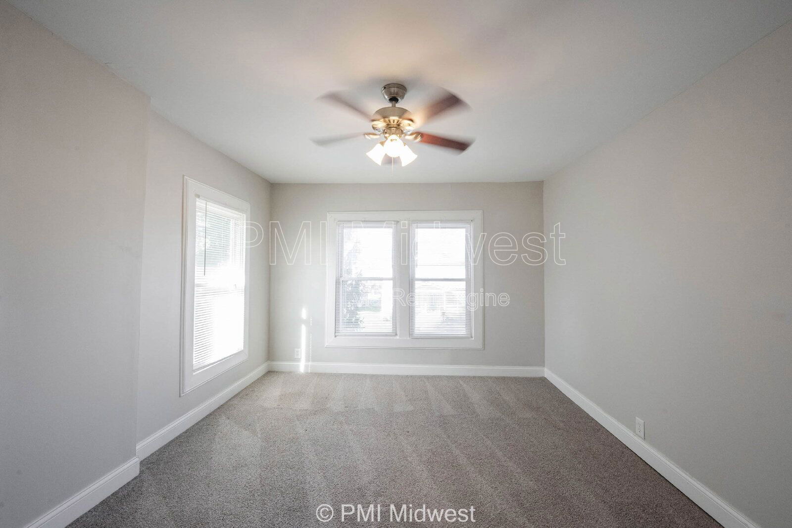 Building Photo - 3117 N Park Ave