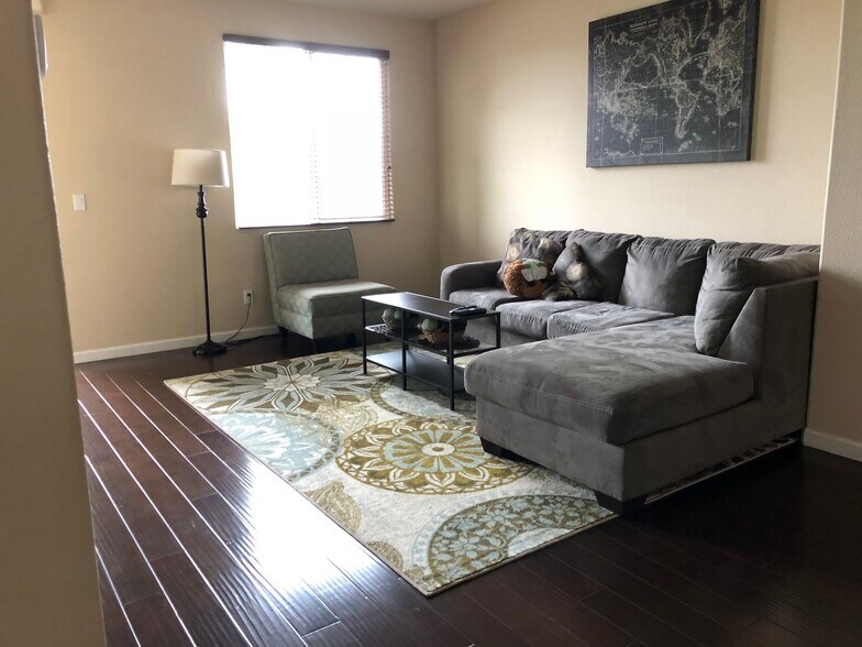 Building Photo - 5936 Via Lugano