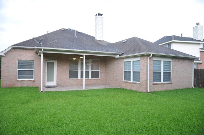 Building Photo - 26639 Summerbend Hollow Ln