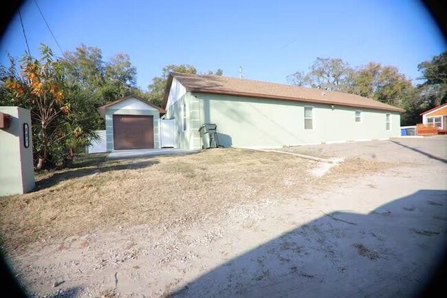 Building Photo - 826 N Lincoln Ave