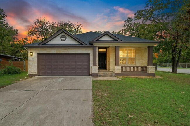 Primary Photo - 5010 N Fresco Dr