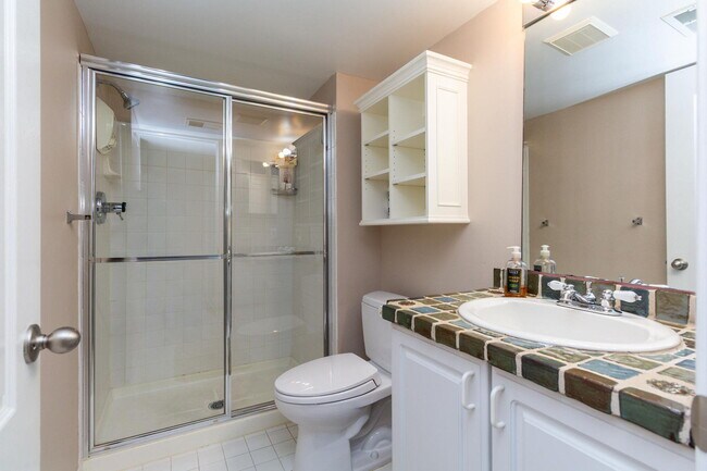 Building Photo - 1093 Fairways Blvd