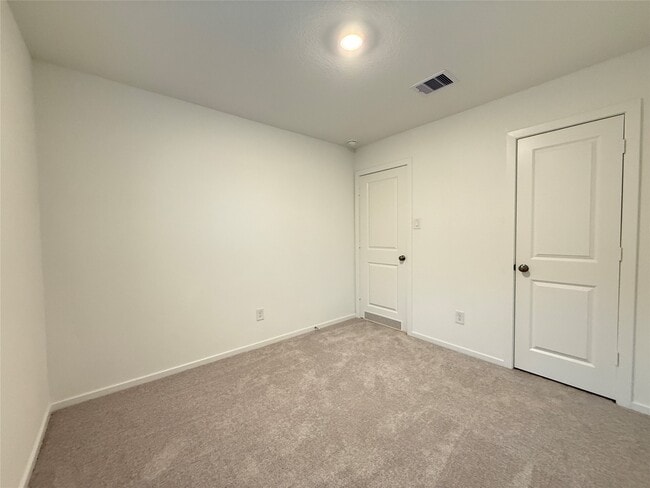 Building Photo - 16802 Old Wagon Wy