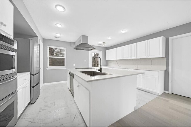 Building Photo - 803 Chateau Pl