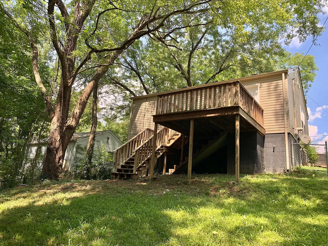 Building Photo - Cozy 2-Bedroom Home with Spacious Yard?Pet...
