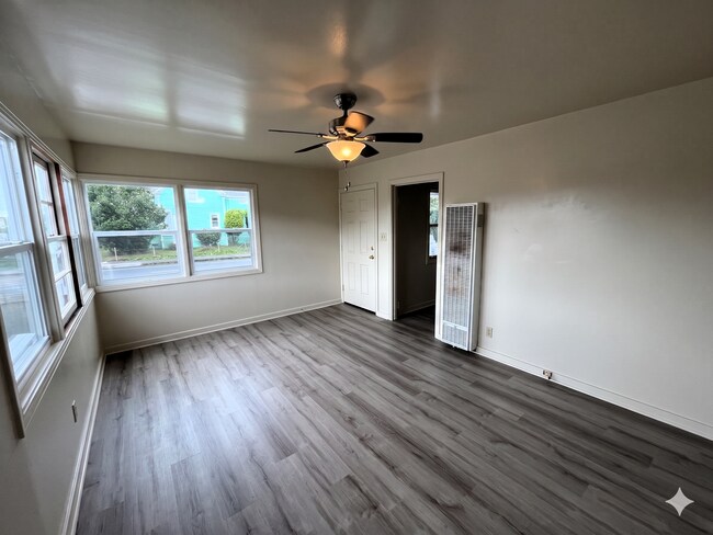 Building Photo - 809 Humboldt St