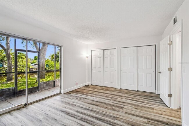 Building Photo - 9125 Tudor Dr