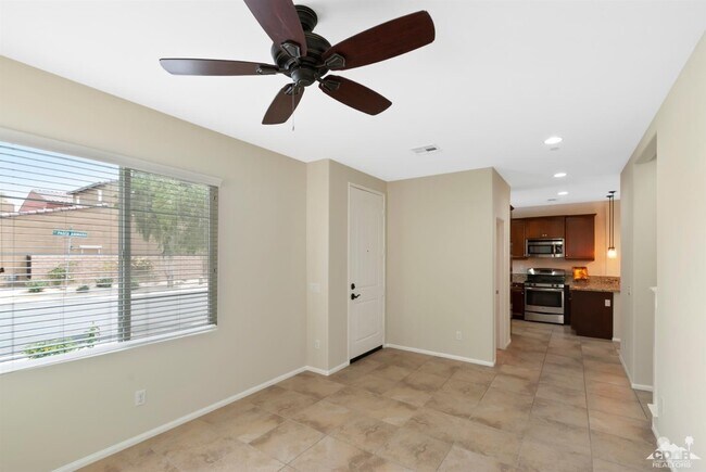 Building Photo - 3 Bed 2.5 Bath Spanish Walk Villa Palm Desert