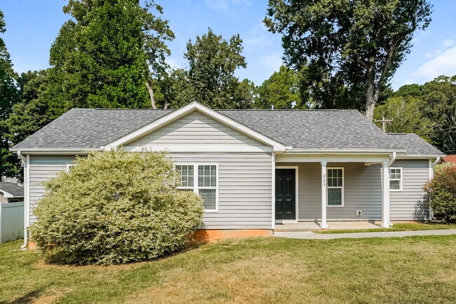 Building Photo - 223 Caddel St