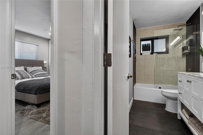 Building Photo - 371 SE 3rd St