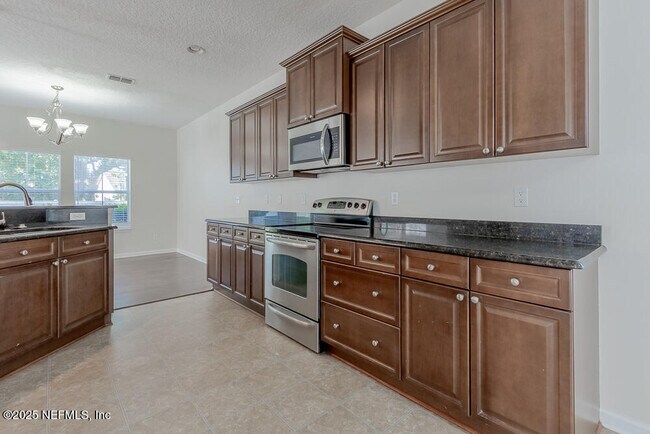 Building Photo - 6332 Endelstow Ln
