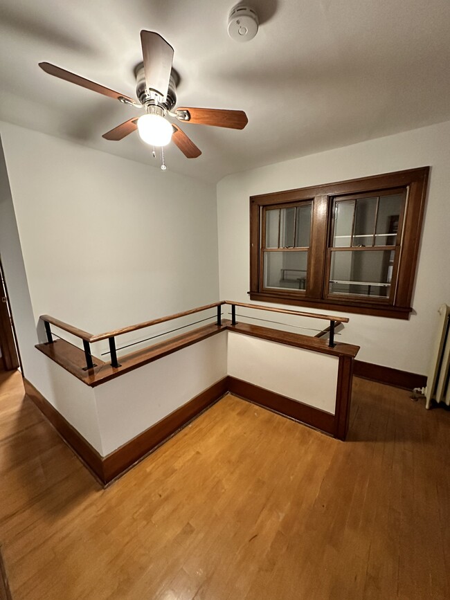 2nd Floor Landing - 901 21st Ave SE