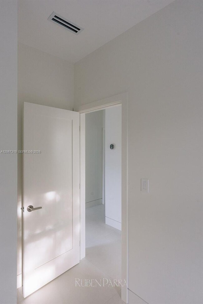 Building Photo - 8167 NW 108th Ct