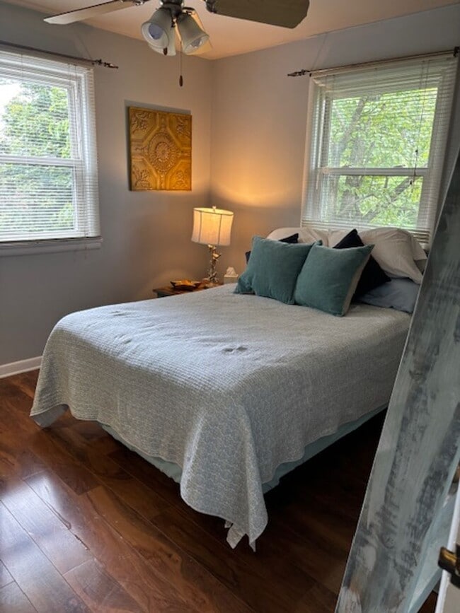 Building Photo - Knoxville 37921 - 3 bedroom, 1 Bath Upstairs Unit,  - Contact Troy Adams (865) 233-6949