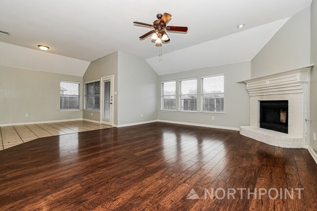 Building Photo - 3 BR/3BA | Newly Renovated Single Family Home | Fenced backyard | In Royse City!