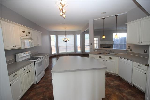 Building Photo - 3845 Gillespie Dr
