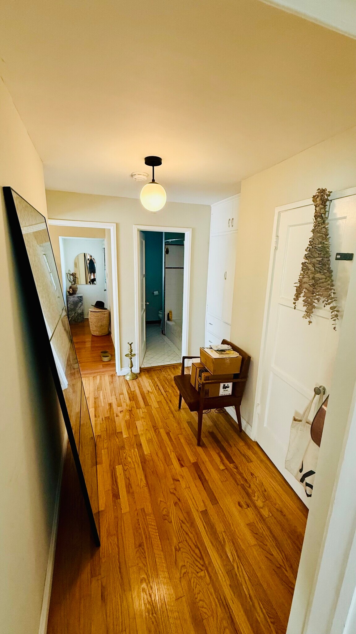 Building Photo - 941 Robinson St