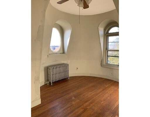 Building Photo - 141 Allen St