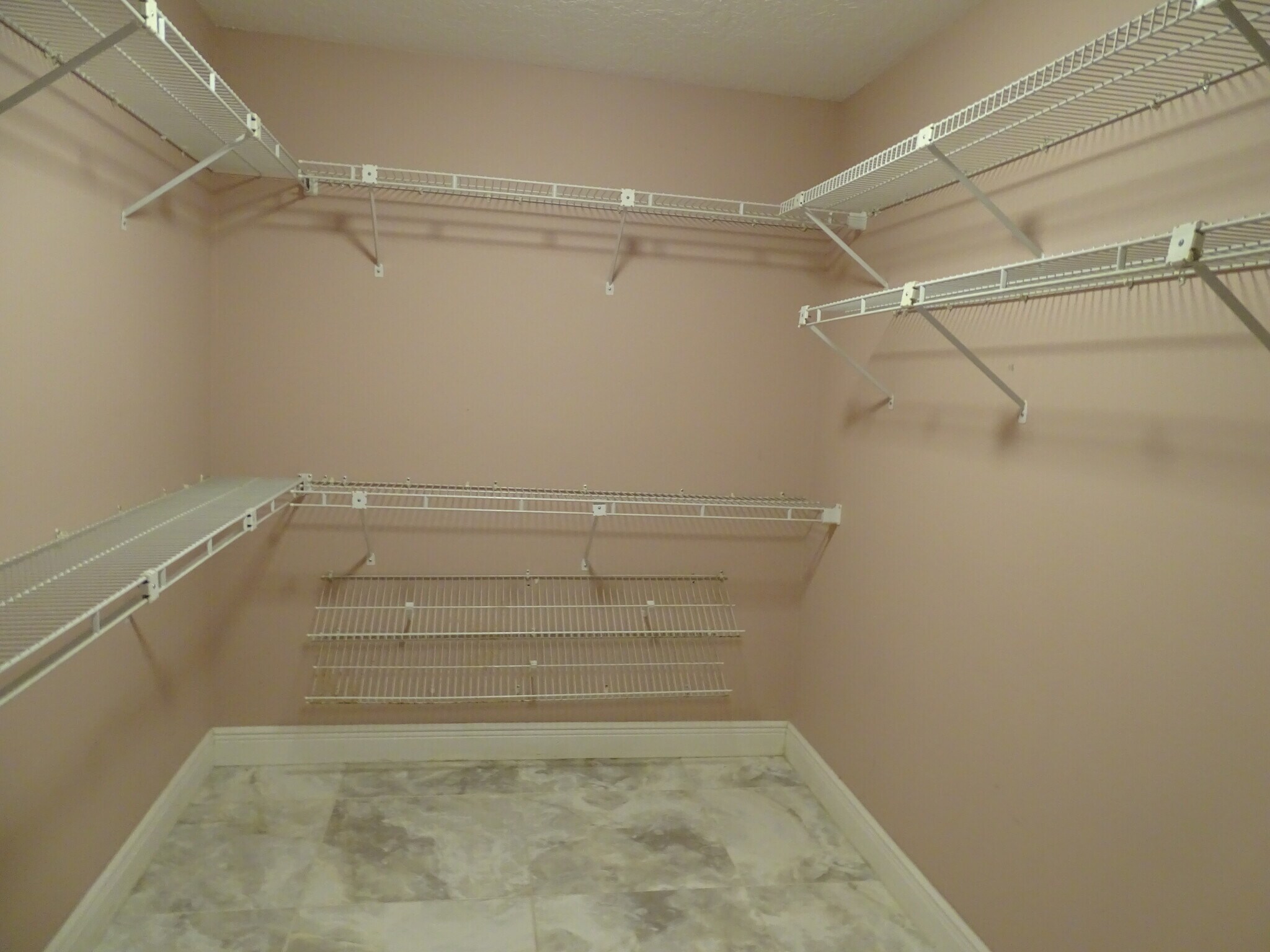 Master Bdrm-Walk-in Closet - 6325 Winding Lake Dr