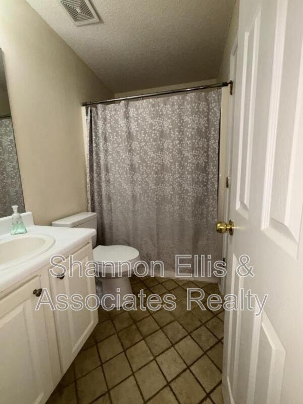 Building Photo - 4511 Ravenwood Pl