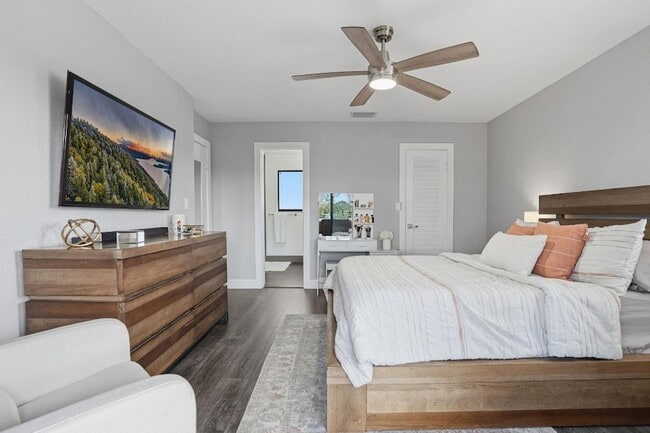 Building Photo - 7136 SW 105th Ct