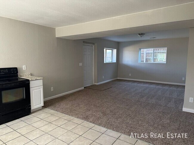 Building Photo - Available Now - Charming Upper-Level Unit ...