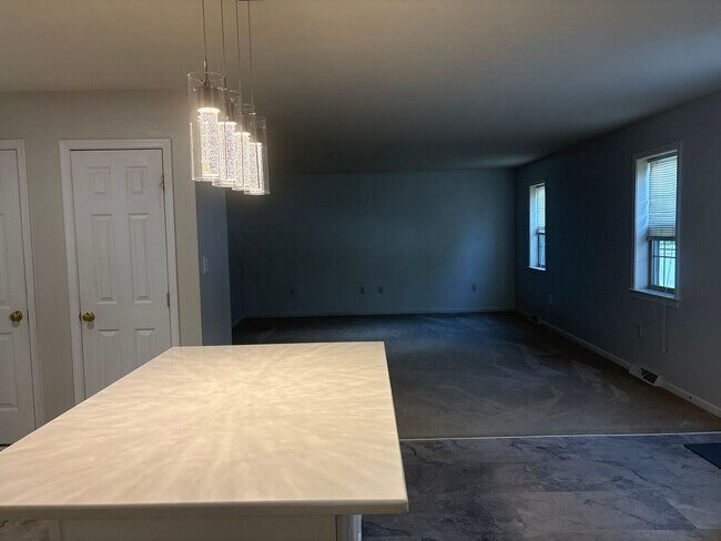 Building Photo - 720 Strayer Dr