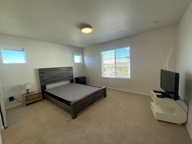 Building Photo - The Lifestyle You Seek!