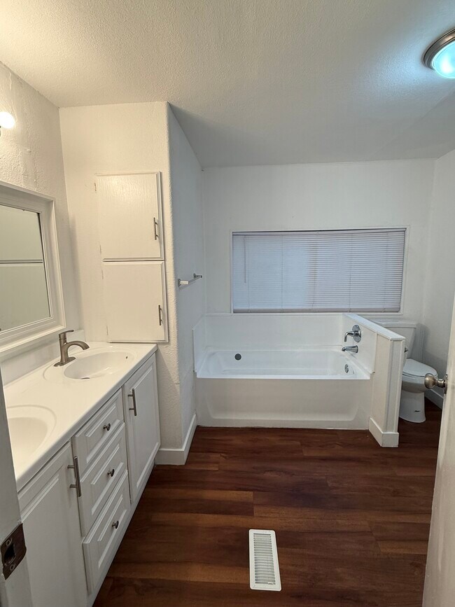 Building Photo - 24425 Woolsey Canyon Rd