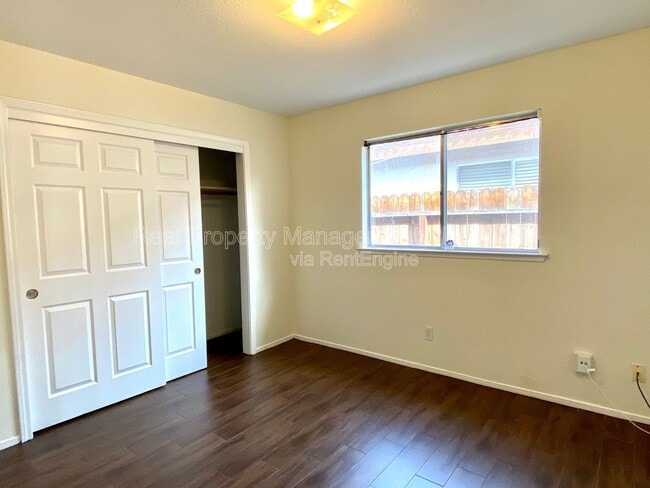 Building Photo - 5811 W Sample Ave