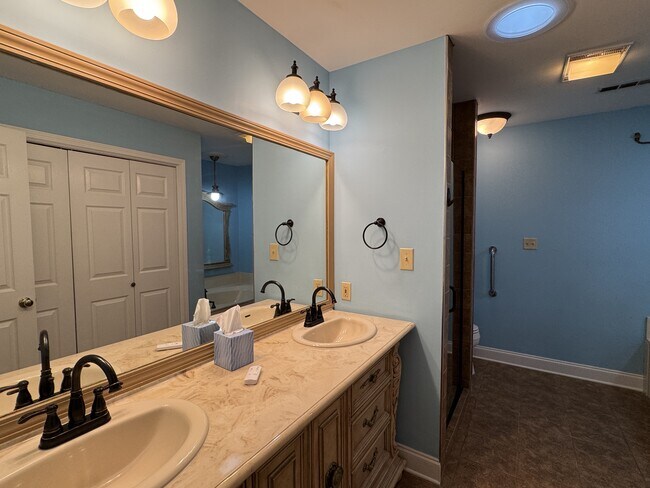 Building Photo - 128 Bokoshe Cir