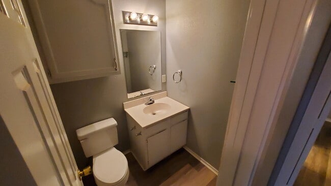 Building Photo - "Charming 3-Bed, 2-Bath Home in Lubbock with 1150 Sq Ft of Comfortable Living Space!"