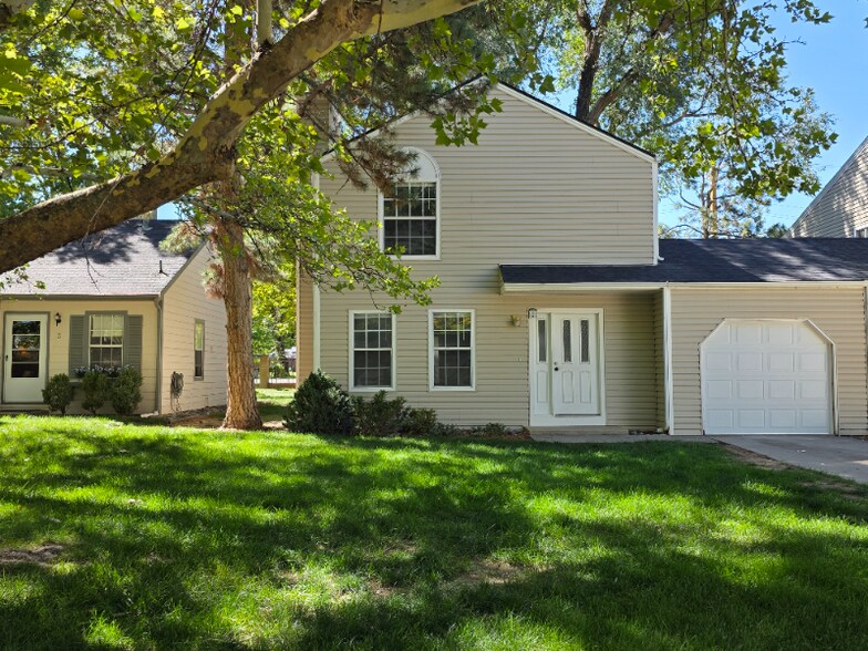 Primary Photo - 2 Chardonnay Ct