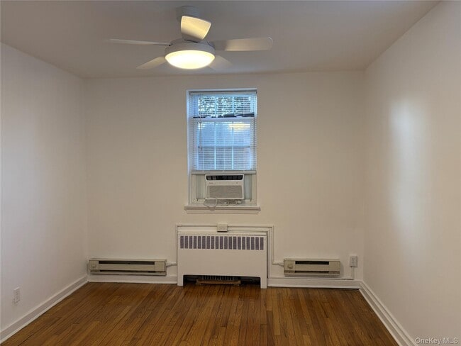 Building Photo - 291 Manville Rd