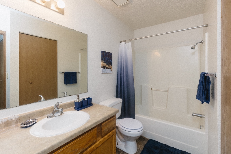 Building Photo - 1415 14th Ave E