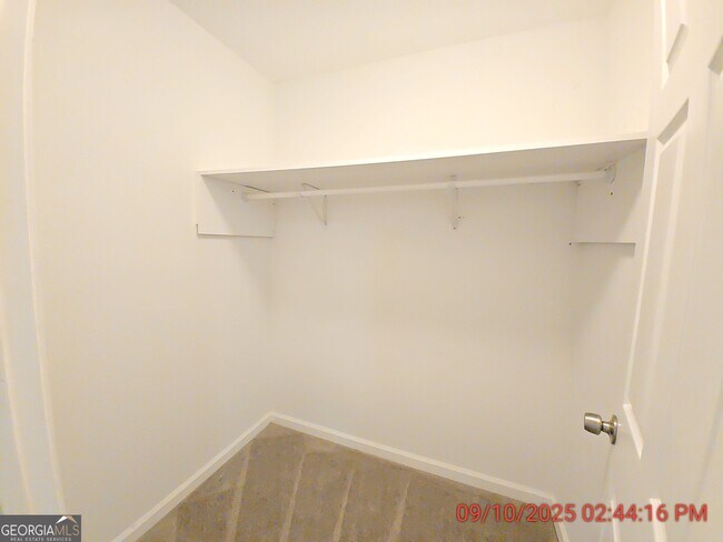 Building Photo - 121 Crystal Brook
