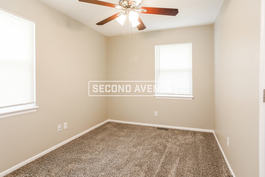 Building Photo - 1705 Vilas St