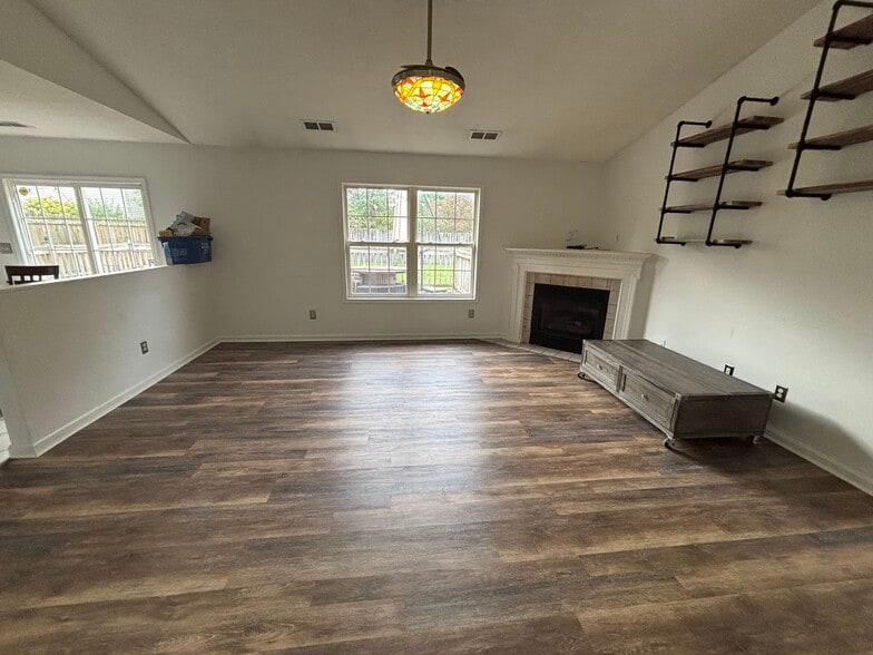 Building Photo - 257 Masterson Station Dr