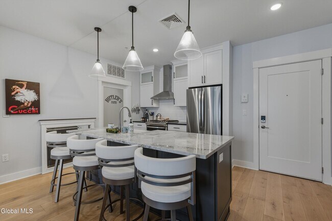 Building Photo - 116 West Ave