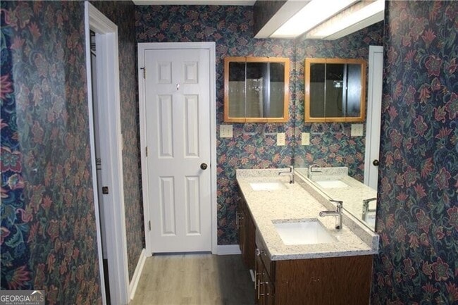 Building Photo - 5053 Gardenia Cir