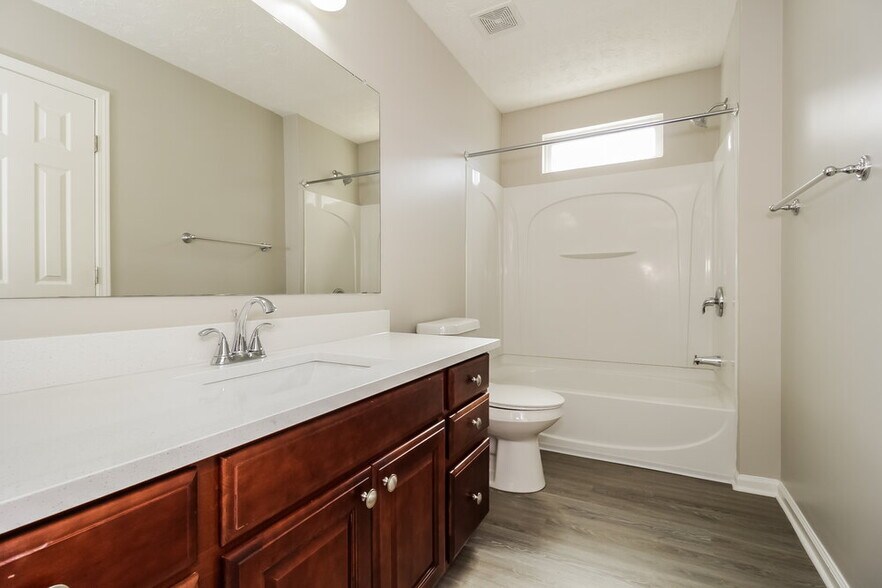 Building Photo - 427 Topaz Dr