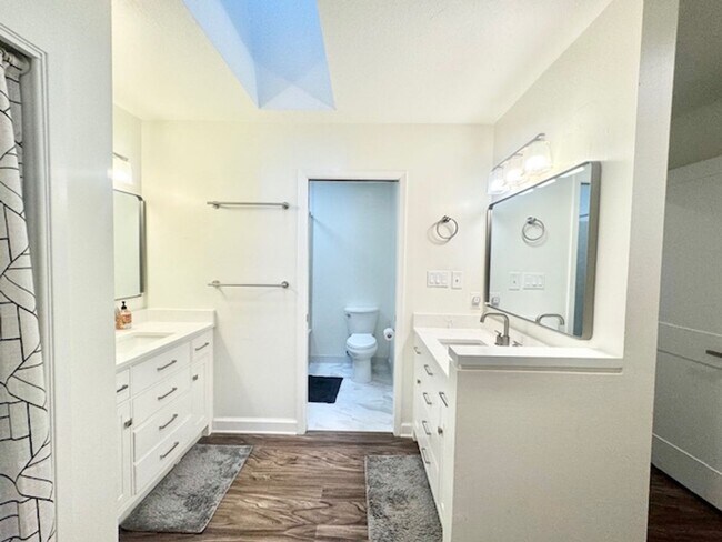Building Photo - 155 Gleneagles Dr