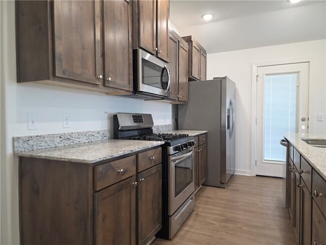 Building Photo - 704 W Loren Dr