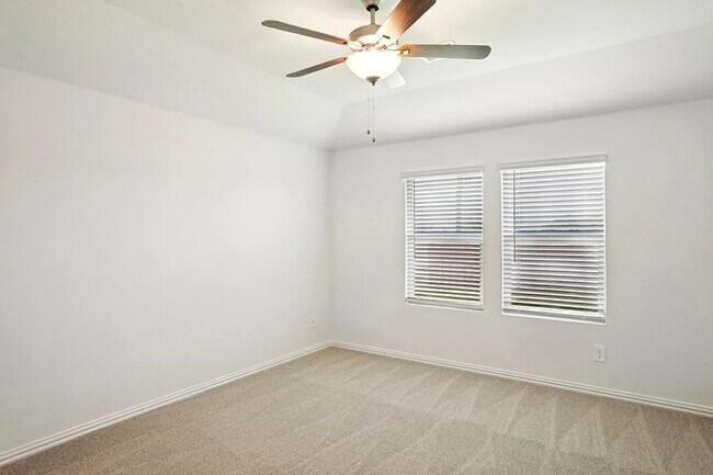 Building Photo - 704 Edgehurst Dr