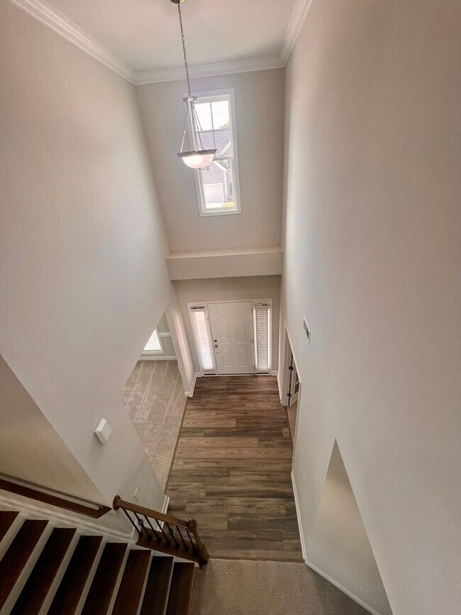 Building Photo - Stunning 4BR 3BA Home in Colfax